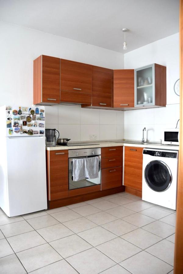 F8 1 Seaview Room, Living And Bathroom Shared , Stjulians Saint Julian's Exteriér fotografie
