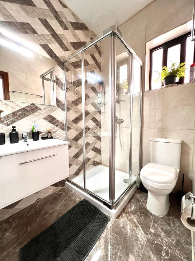 F8 1 Seaview Room, Living And Bathroom Shared , Stjulians Saint Julian's Exteriér fotografie