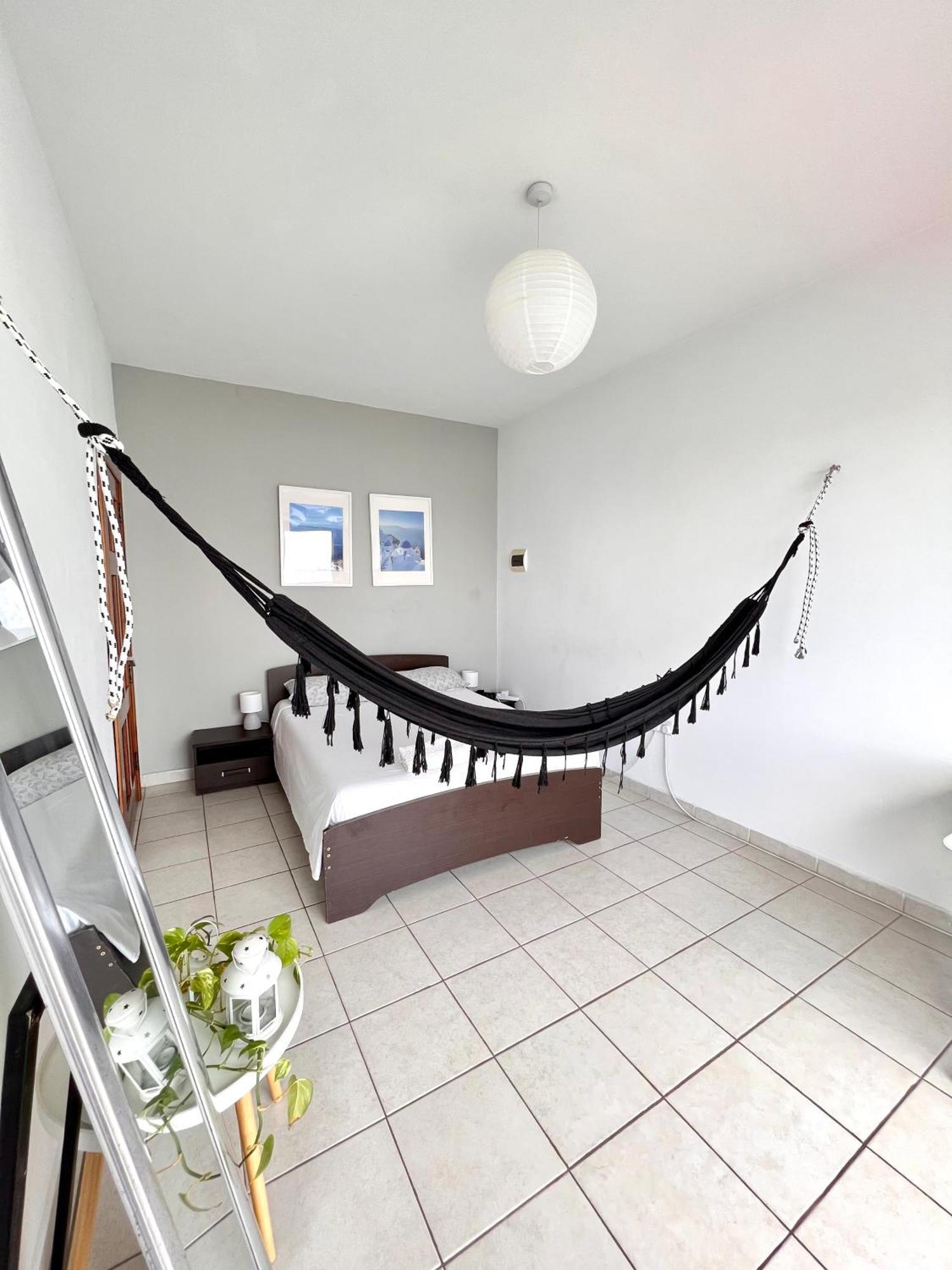 F8 1 Seaview Room, Living And Bathroom Shared , Stjulians Saint Julian's Exteriér fotografie